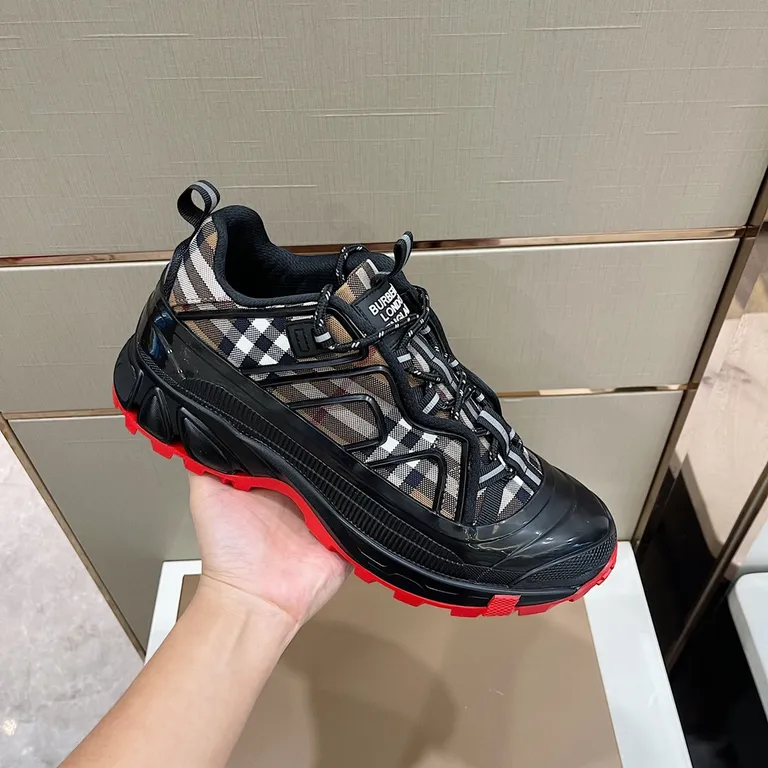 Burberry Shoe 